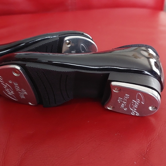 Like NEW Black Patent Leather Mary Jane Shoes TAP DANCING SHOES Sz 8.5 Kids ( C) - Picture 3 of 6